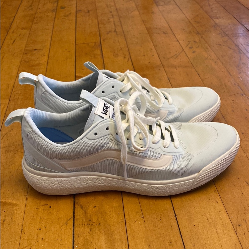 Vans Women’s MTE UltraRange EXO Sneaker Light Aqua